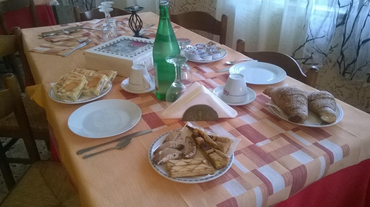 B&B Il Pantanello Рокка-ди-Папа Экстерьер фото